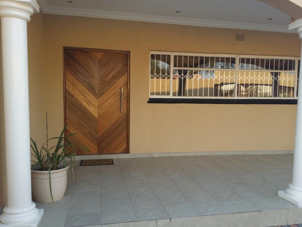 Alicia'S B&B Roodepoort Exterior photo